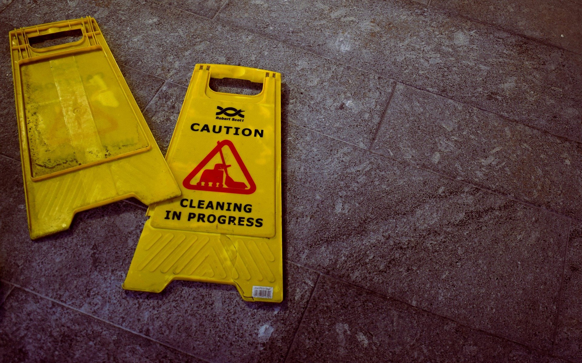 wet floor sign broken