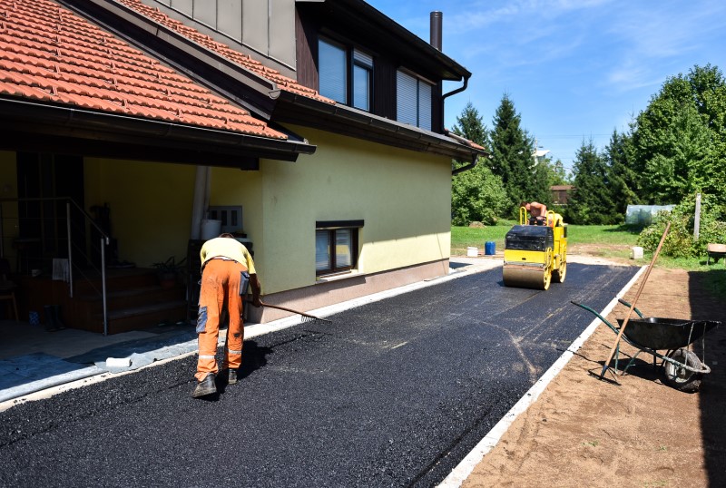 concrete pavers leveling driveway